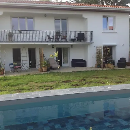 Chambre Double Avec Salle De Bain Privative Hendaye Exterior photo